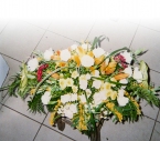 Aranjament Masa Lisianthus, Crizanteme, Crini, Anthurium