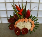 Aranjament in vas Heliconia, Hortensia, Trandafiri