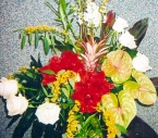 Aranjament Floral in Vas Ananas